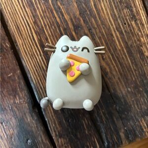 Funko Pop Pusheen with Pizza